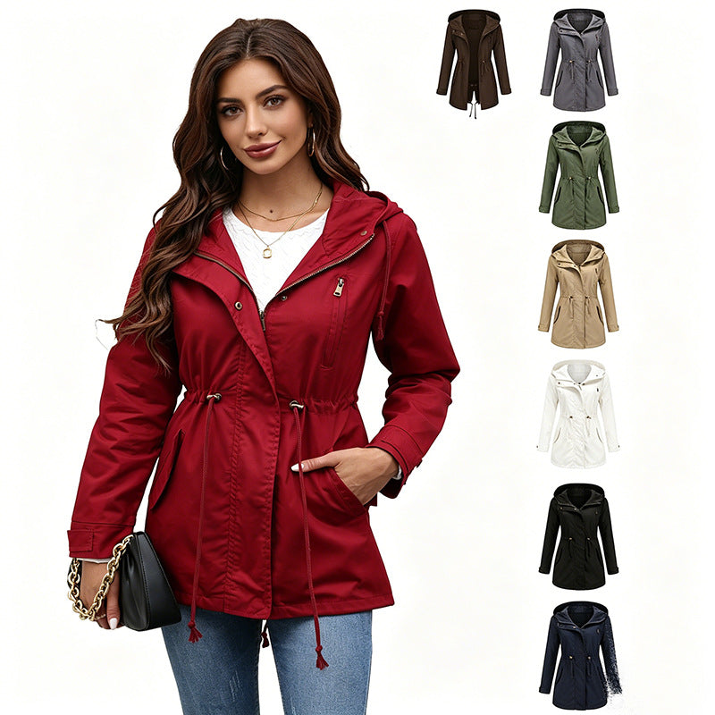 Parka con capucha y cintura ajustable
